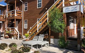 Blue Wave Guest House